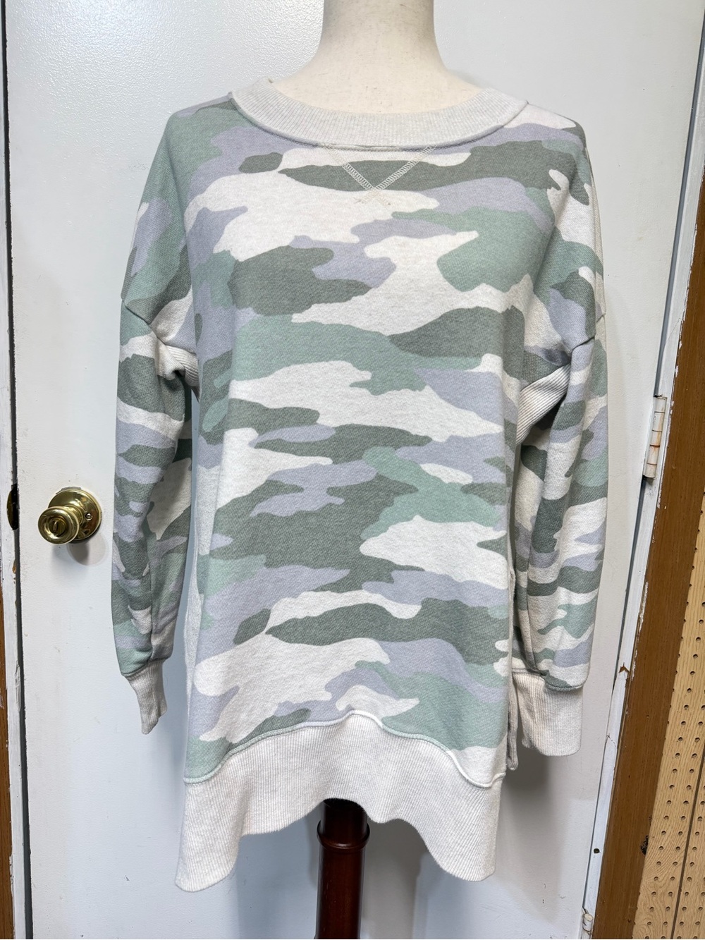 Aerie Camo Oversized Side Slit Tunic Sweatshirt Women’s Small